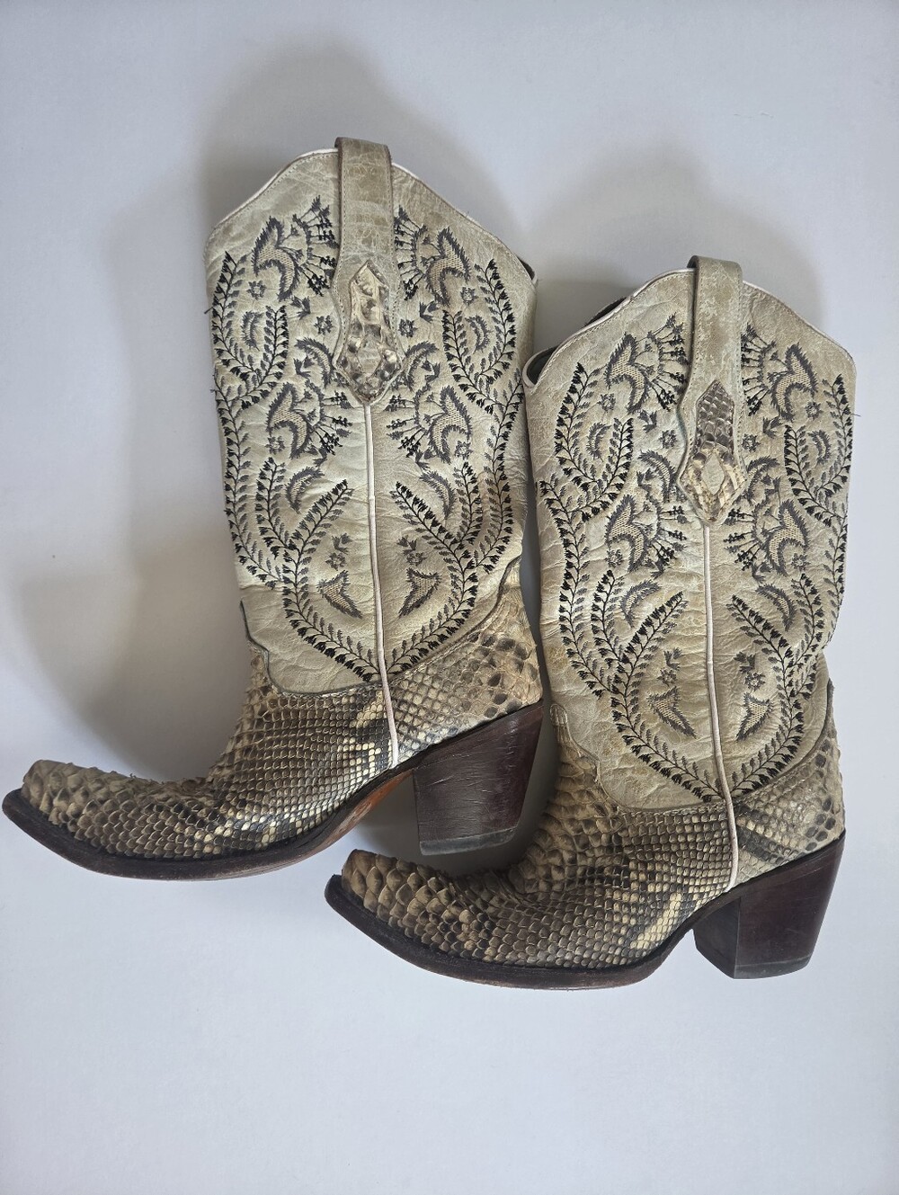 Corral Women's White & Natural Python Snip Toe Cowgirl Boots A4135 sz 8